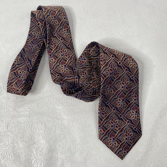 Lot 6 Jos A Bank Silk Neck Ties - Picture 10 of 15